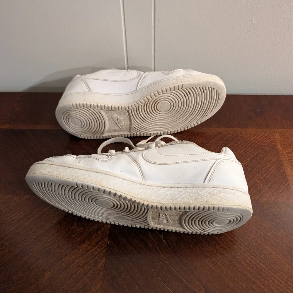 Nike White Enernon Low Sneakers Size 8‎